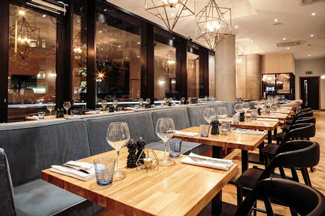 Embankment Kitchen Restaurant & Bar