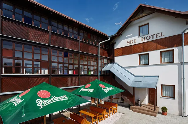 SKI HOTEL