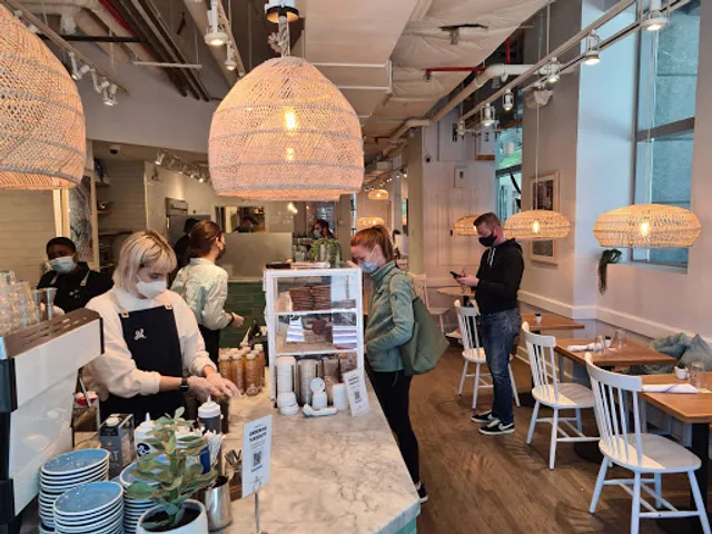 Bluestone Lane Battery Park Café