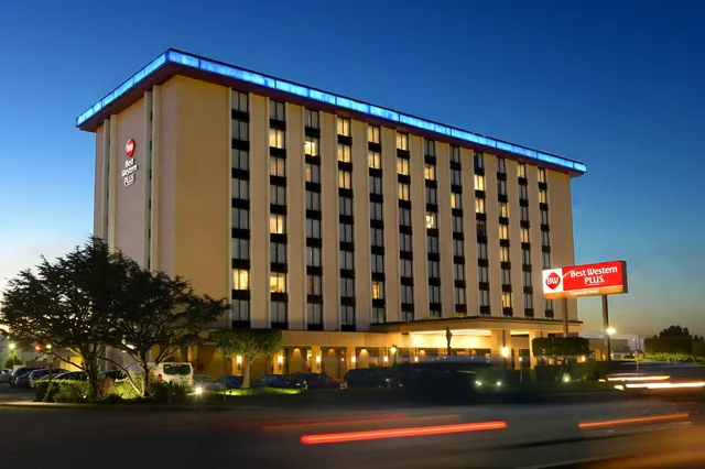 Best Western Plus Grosvenor Airport Hotel