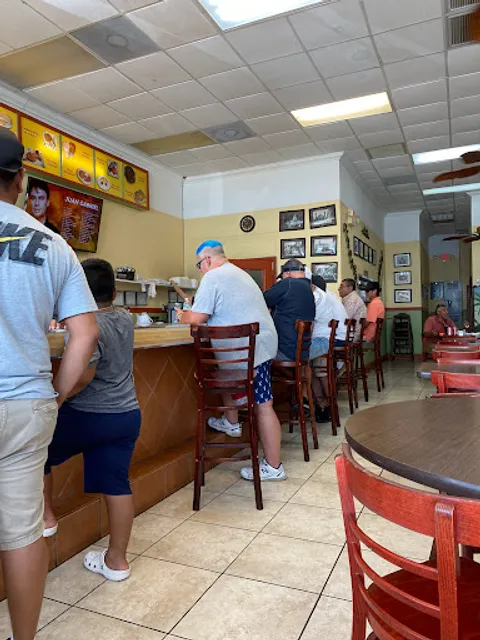 Azucar Café Restaurant