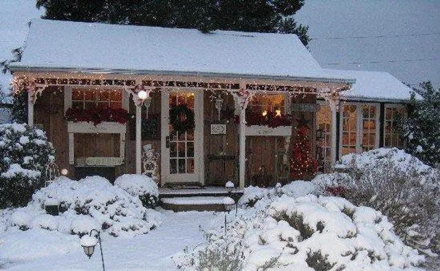 The Shabby Cottage Home