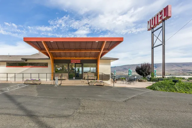 Celilo Inn