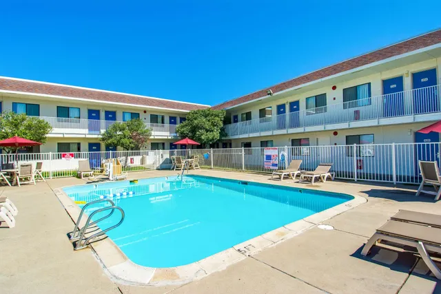 Motel 6 Redding, CA - North