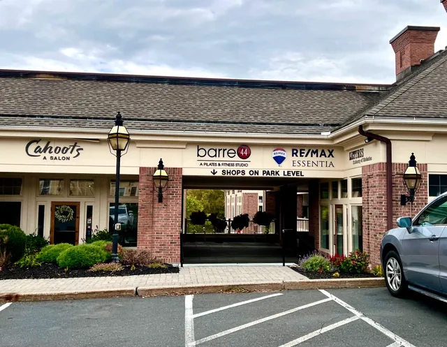 Avon Village Marketplace