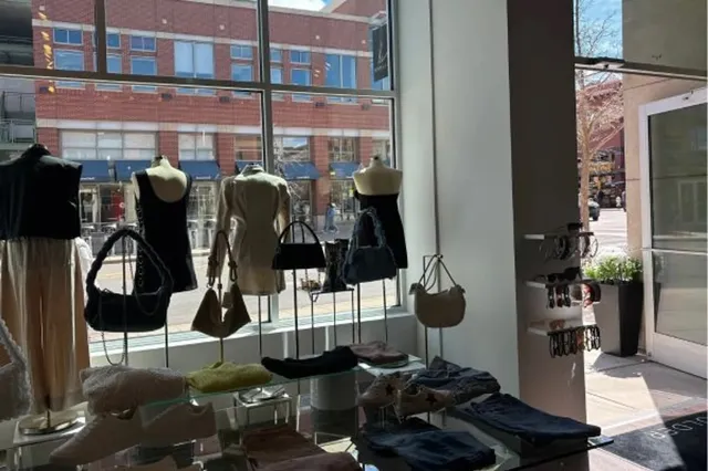 Bobbles and Lace Boulder