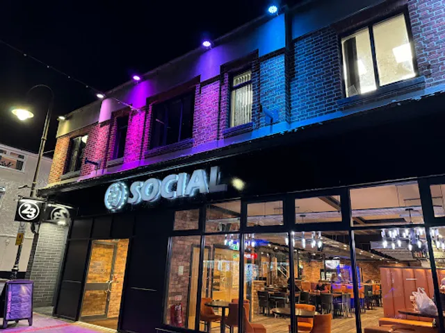 23 Social Newtown