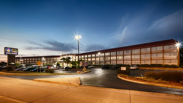 Best Western Plus Chicago Hillside