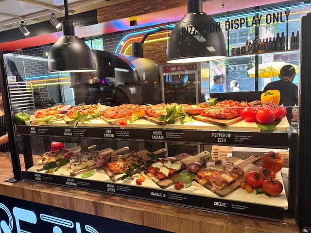 Retro pizza French Market