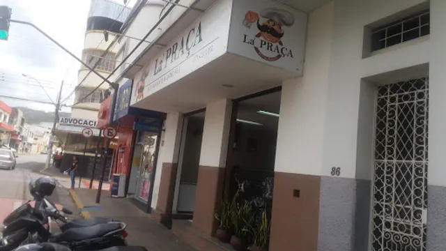 LA PRAÇA restaurante e lanchonete