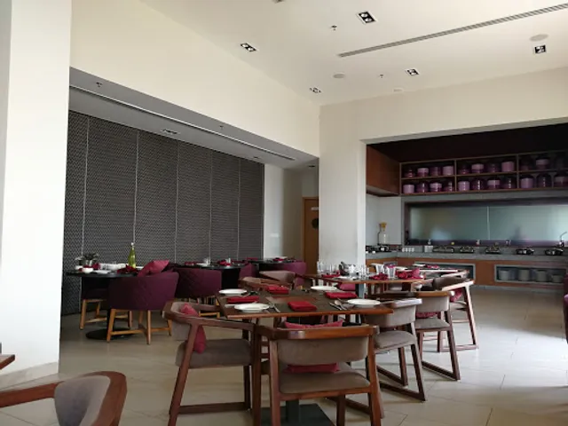 Makhan - Pure Vegetarian Restaurant