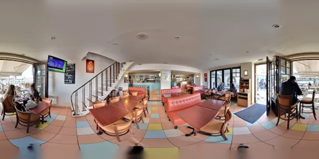 LE PASS' PORT, BAR, BRASSERIE, CREPERIE, GLACIER, COCKTAILS, PETITS DEJEUNER.......