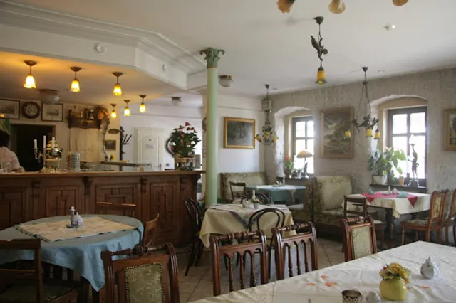 Café & Speisegaststätte Oma Plüsch