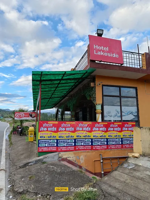 OYO 46348 Hotel Lake Side