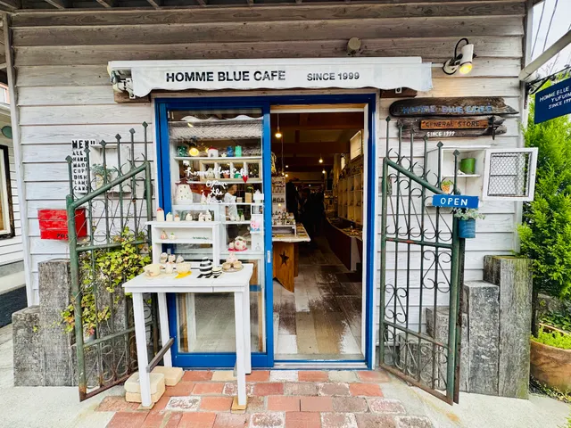 HOMME BLUE CAFE