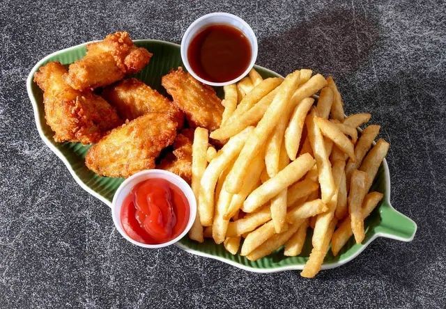 52 Lounge Bar Restaurant