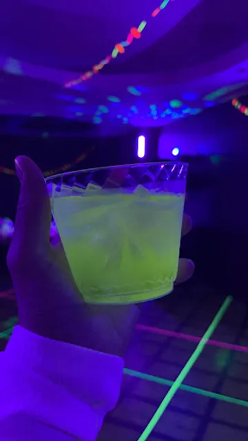 Johnny Nole’s Bar and Grill