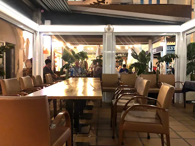 Restaurante La Plaza Almerimar