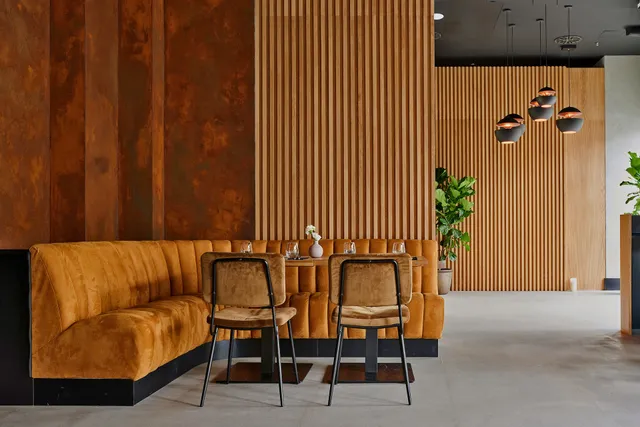 SELAVI Restaurant & Bar