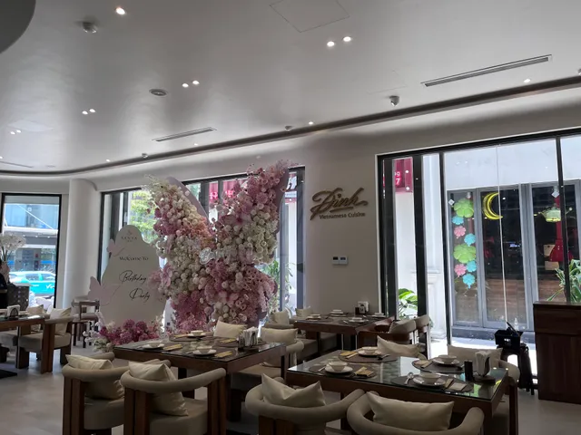 SANYA THAI HẠ LONG