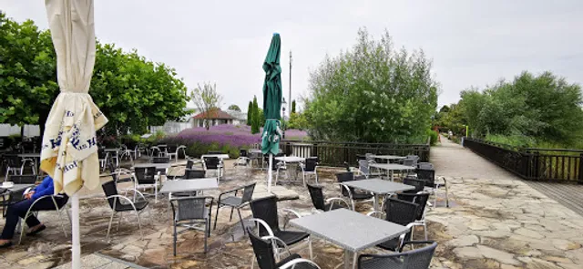 Schutzhaus am Seerosenteich