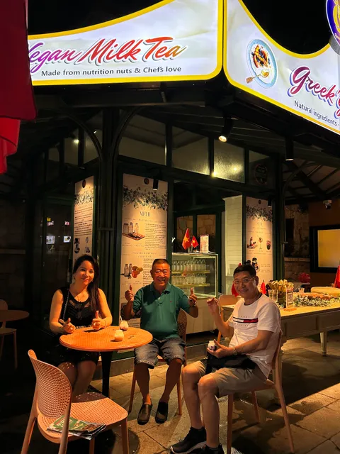 Queen Of Islands - Greek Yogurt & More Store