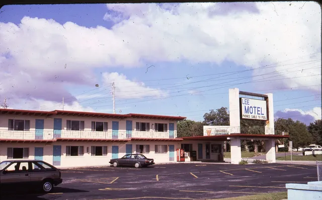 Lee Motel