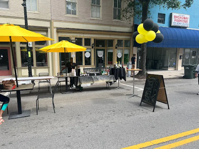 Rennee's Restaurant and Lounge