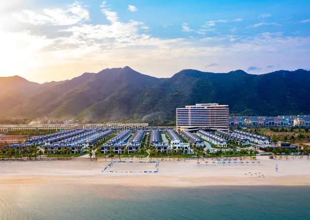 Wyndham Garden Sonasea Van Don