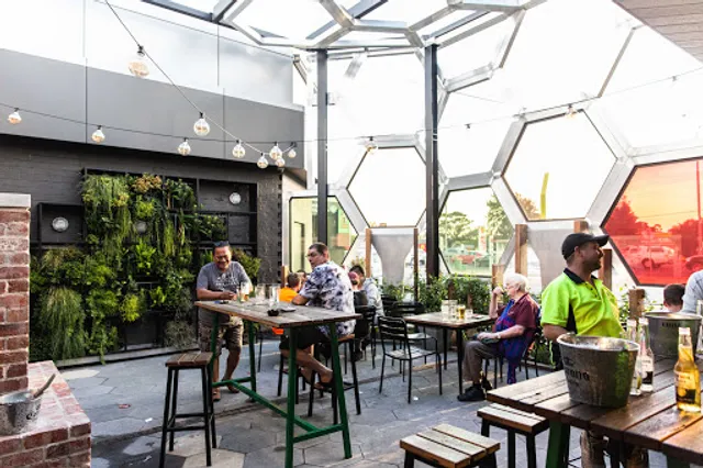 Gladstone Park Hotel