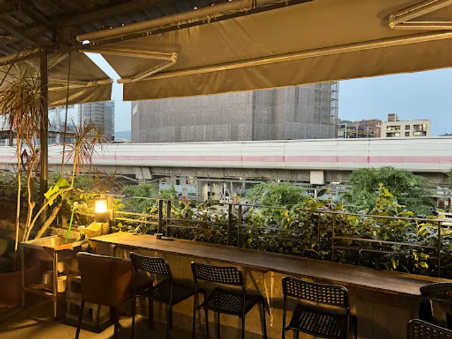 看電車咖啡 Orange Cafe