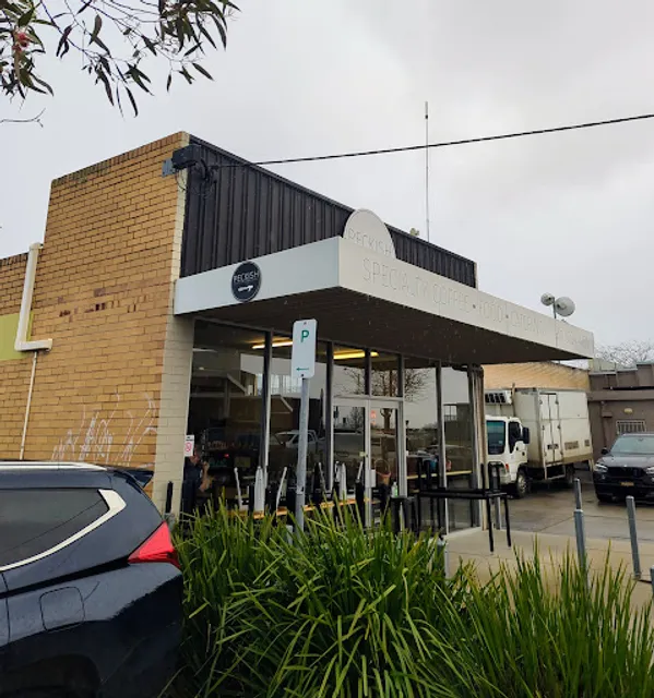 Peckish Cafe & Takeaway