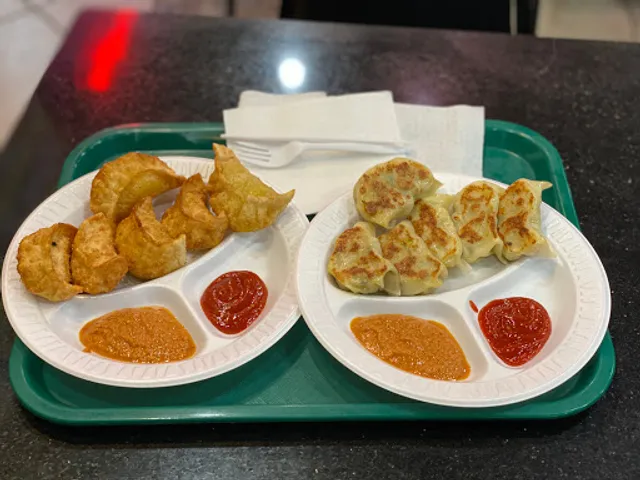 MOMO KINGG(Chin Chin)