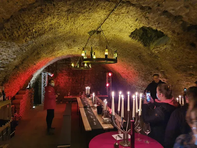 Weinbar "Zum heiligen Geist"