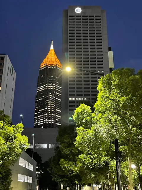 725 W Peachtree St NE