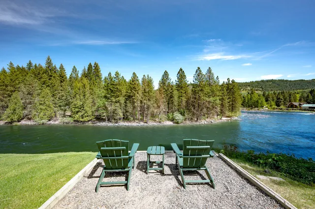 All Seasons River Inn