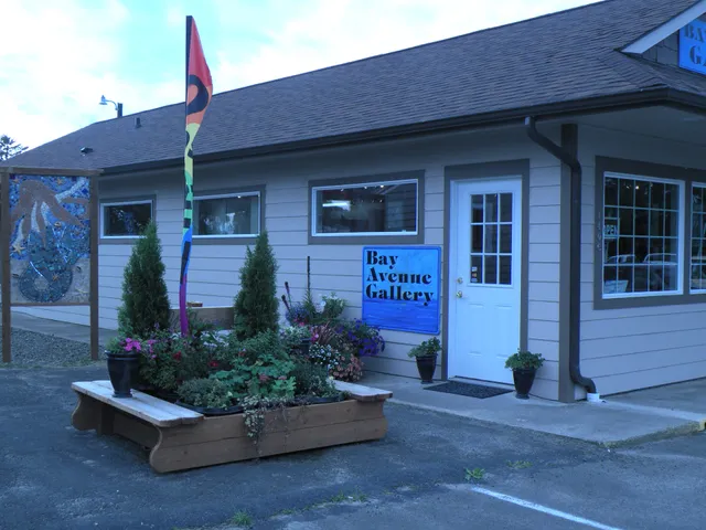 Bay Avenue Gallery