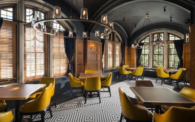 8Eleven Modern Bistro