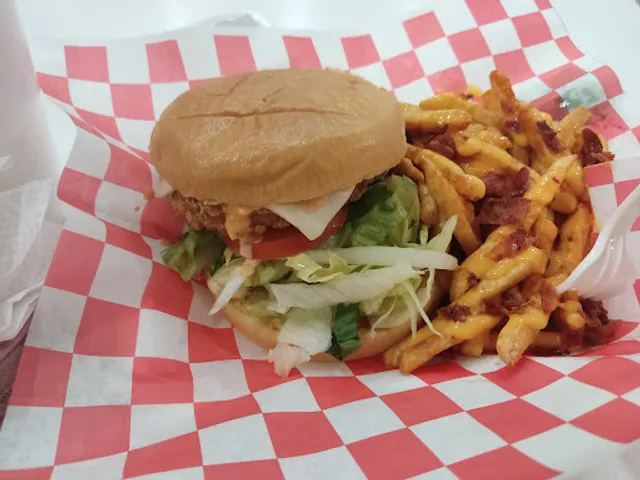 Bite's patio lincoln