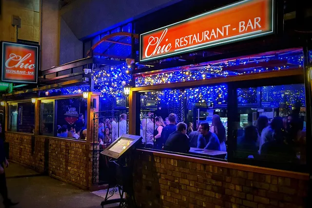 Chic Persian Restaurant - Bar - رستوران ایرانی