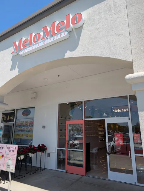 MeloMelo Coconut Dessert