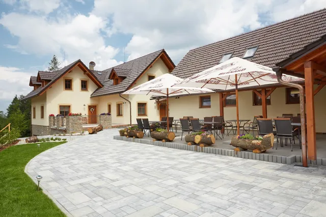 Penzion a restaurace Na kraji lesa