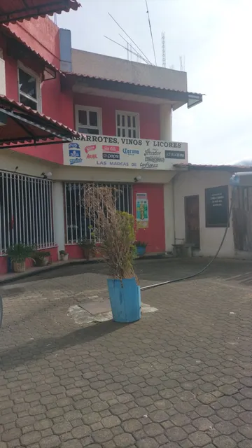 Hotel Y Centro Comercial Xaracatan