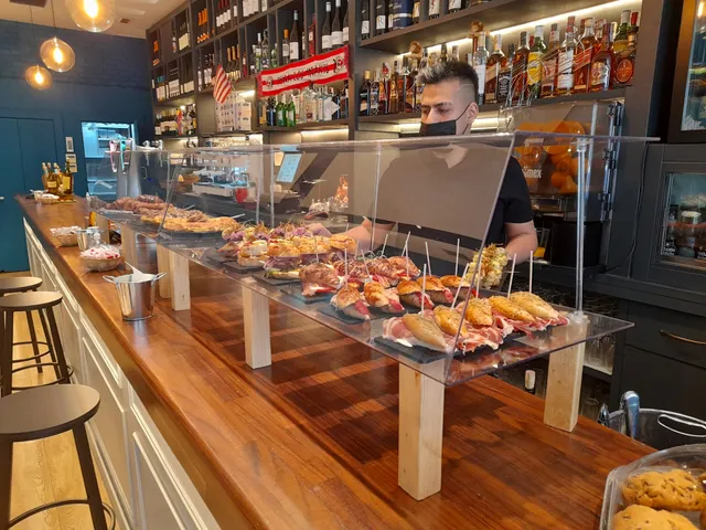 Colón de Larreátegui K., 1