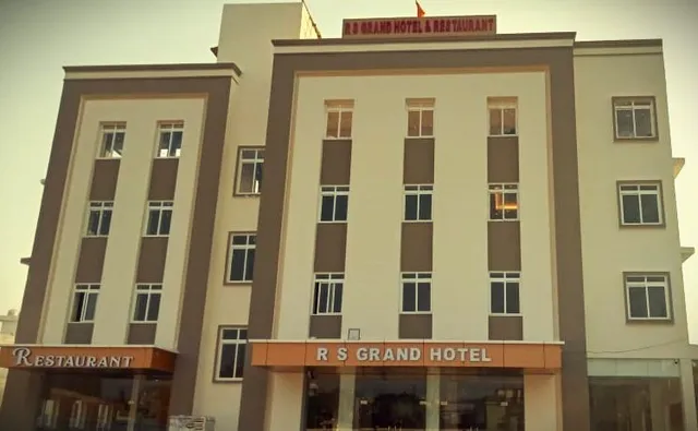 R S Grand Hotel And Restaurant