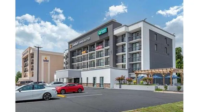 Comfort Inn & Suites Spring Lake - Fayetteville near Fort Bragg