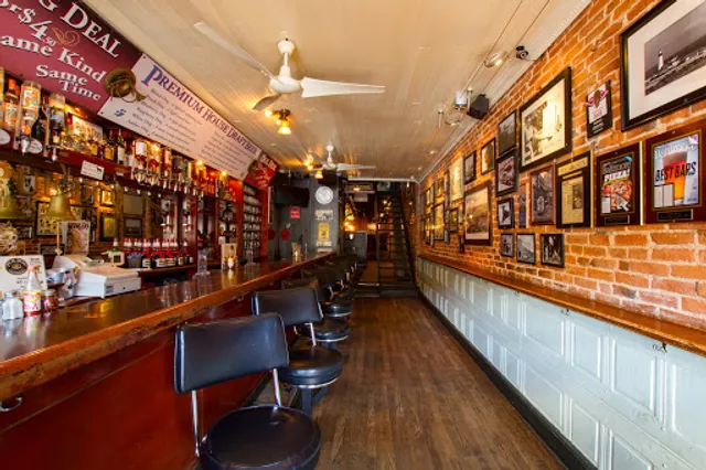 Pub Dog Pizza & Drafthouse