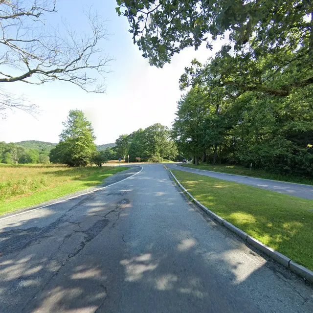 Blue Ridge Parkway - Highway 221 Access Point