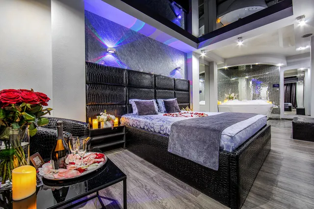 Aleks Otel' Komendantskiy Prospekt