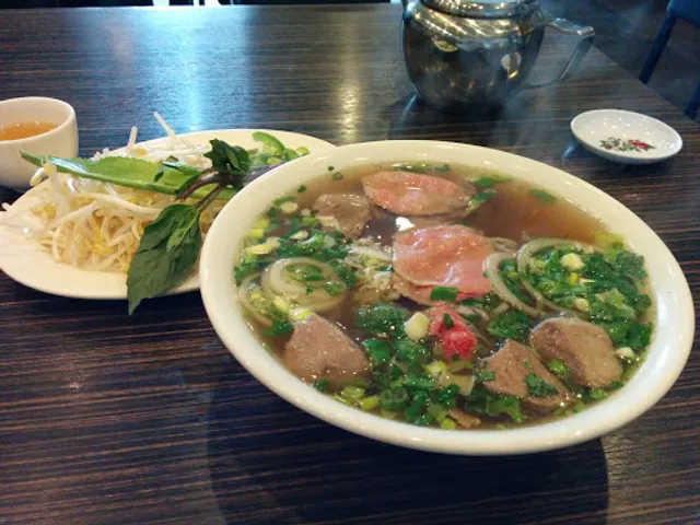 Pho Tau Bay